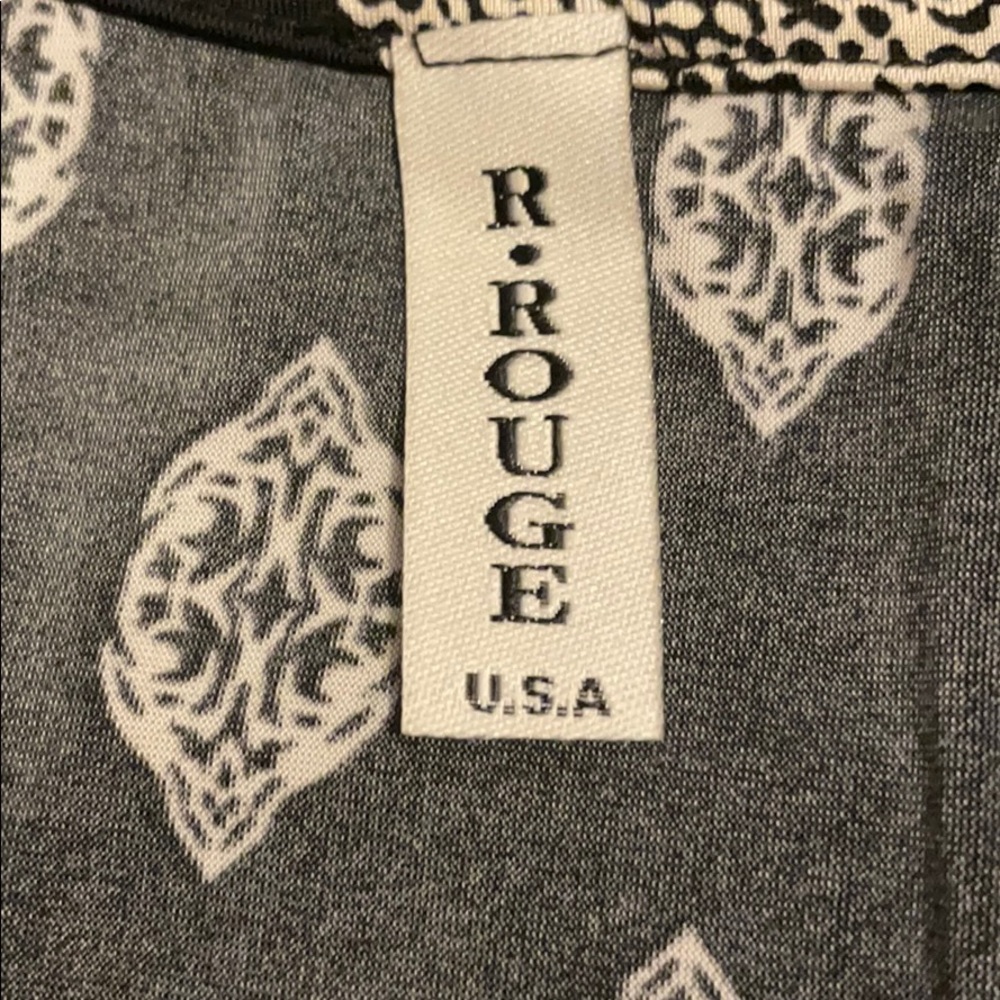 Rouge Cold Shoulder Top - Picture 6 of 7